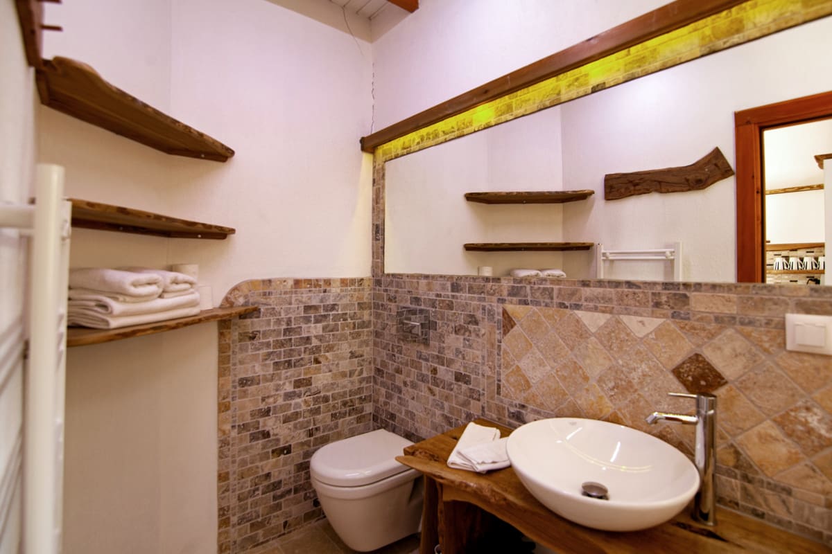 Almond Cottage Turkey
