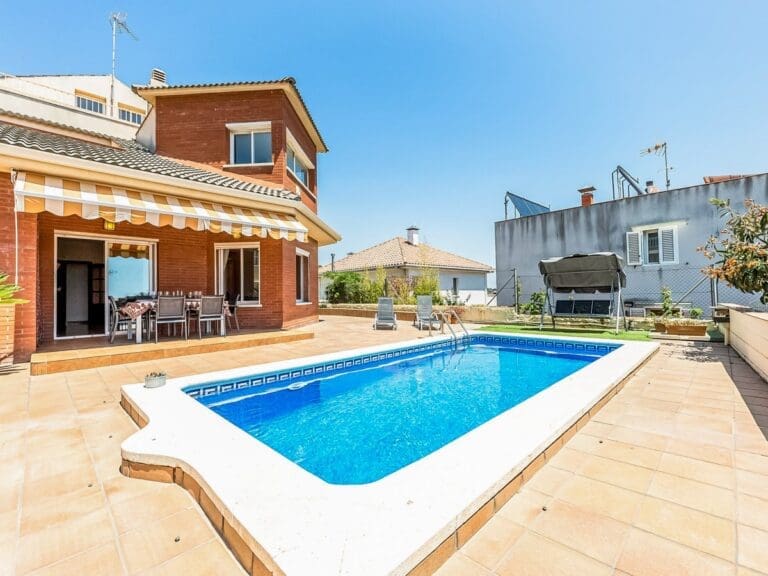 Casa Viladecans Spain