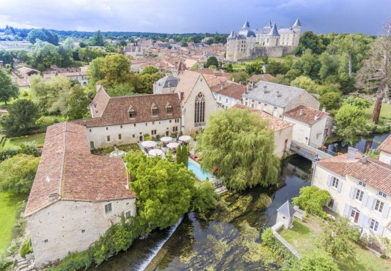 Manoir Romanesque France