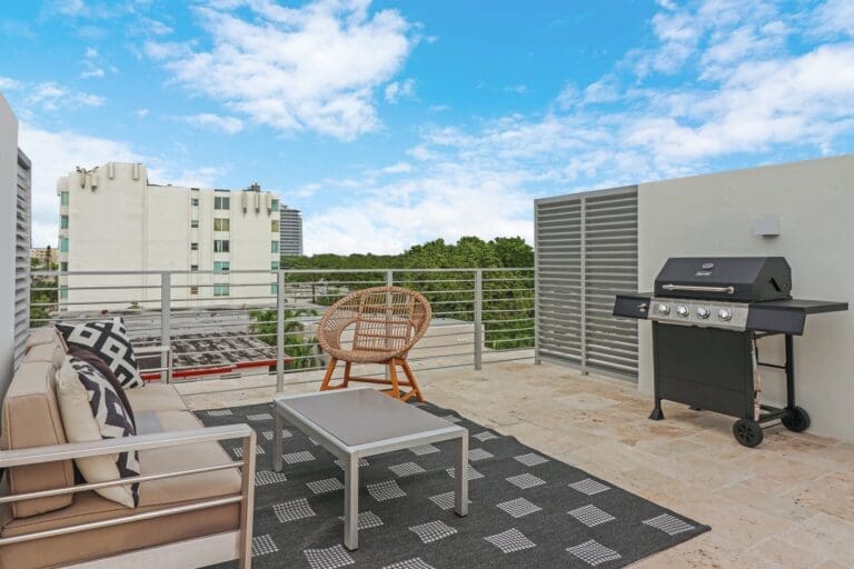 Rent Apartment Almond Chimney Miami Beach