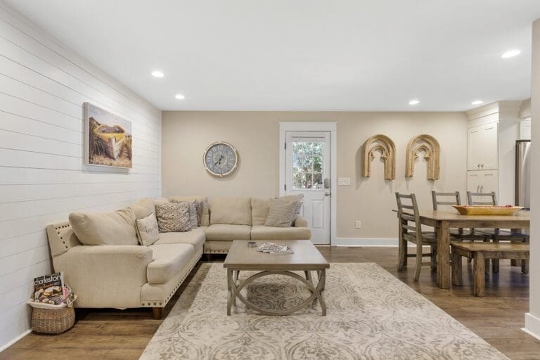 Rent Apartment Amethyst Needle Charleston