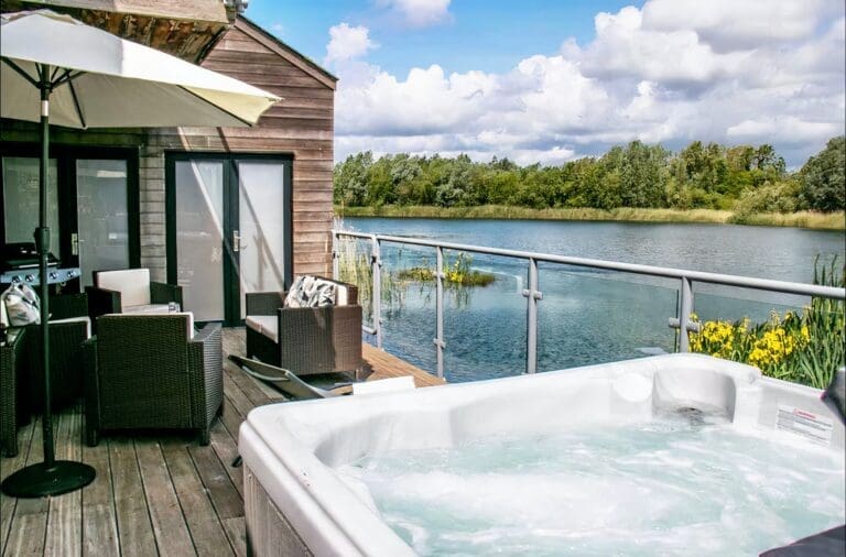 Rent Apartment Antique Jonquil Wiltshire