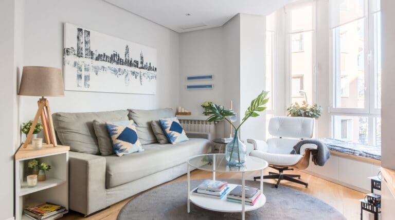 Rent Apartment Arctic Selenite Salamanca