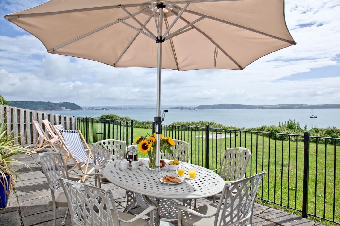 Rent Apartment Atomic Coyo Cornwall
