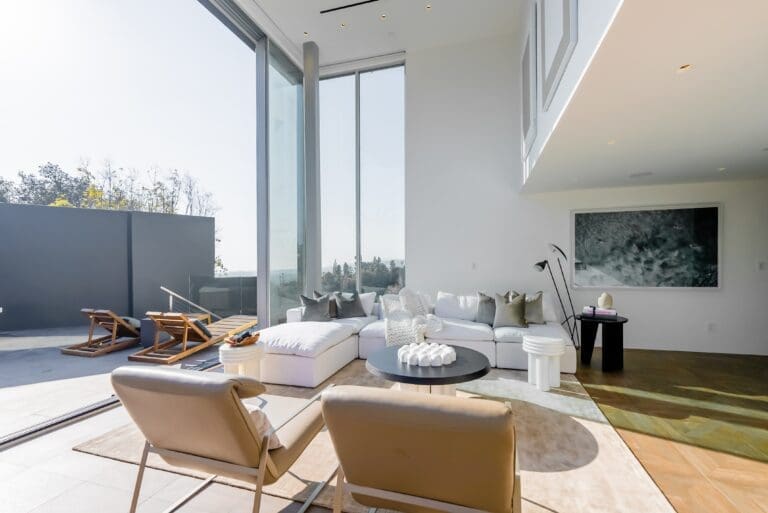 Rent Apartment Atomic Oriental Beverly Crest