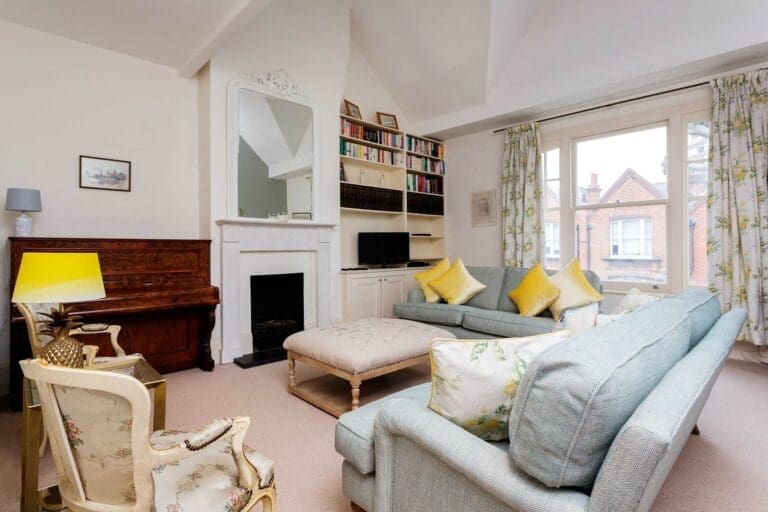 Rent Apartment Auburn Flower Fulham