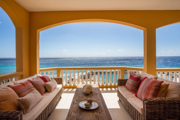 Rent Apartment Bean Poinsettia