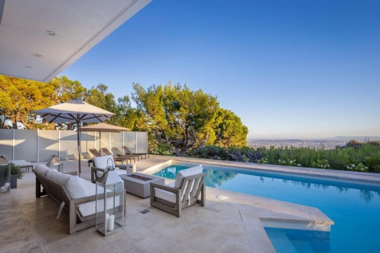 Rent Apartment Blast-Off Princess Beverly Crest