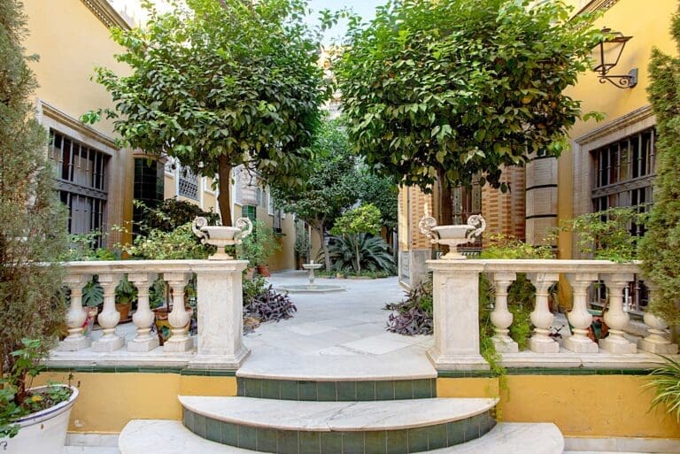 Rent Apartment Brilliant Satin Andalusia