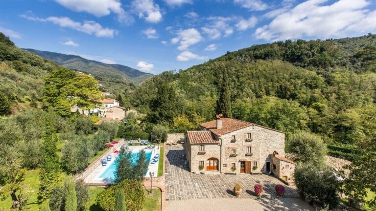 Rent Apartment Burnt Water Elm Tuscany