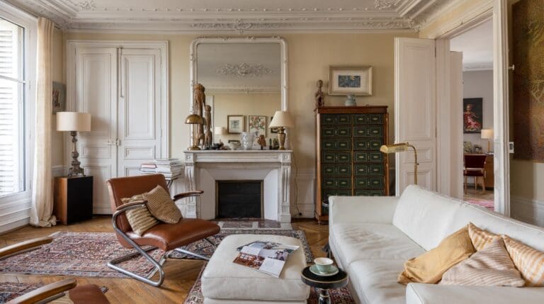 Rent Apartment Buster Caspia Latin Quarter