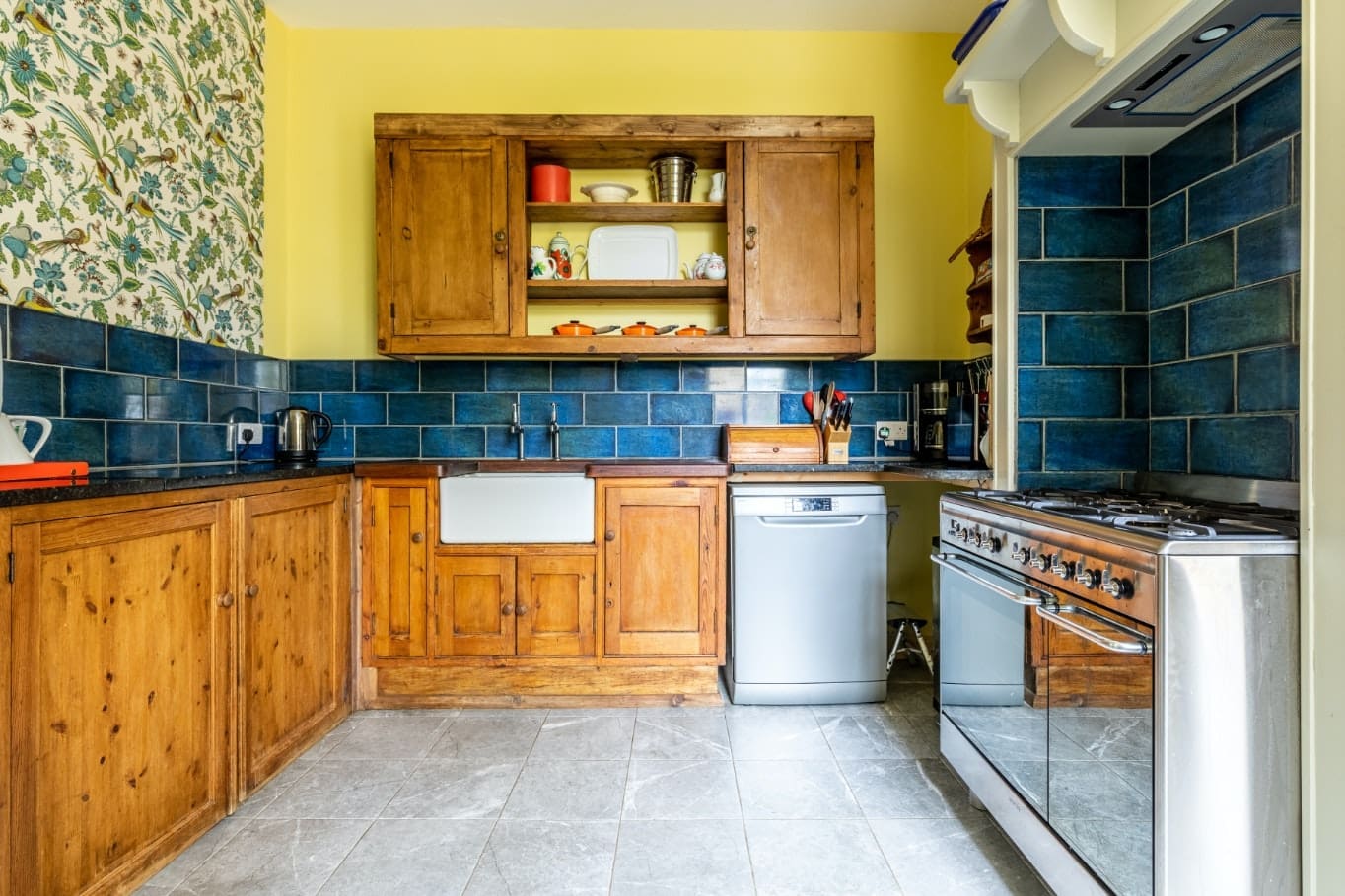 Rent Apartment Candy Popcorn Cotswolds