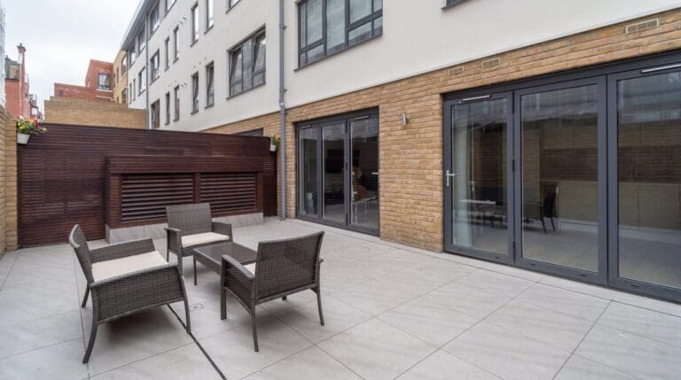 Rent Apartment Cardinal Daisy Westminster