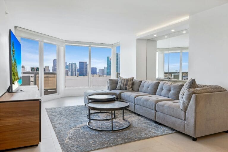 Rent Apartment Cardinal Kangaroo Miami