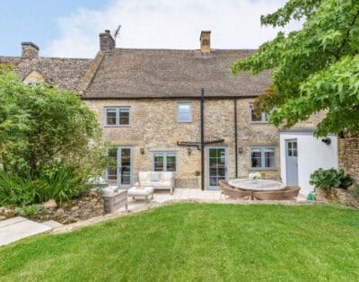 Rent Apartment Chartreuse Lalaki Cotswolds