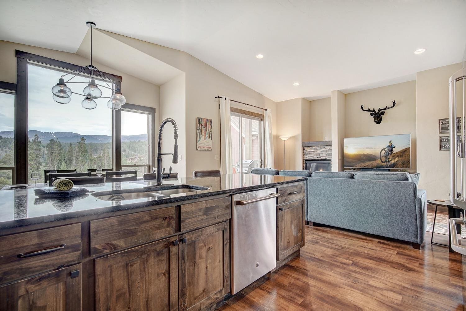 Rent Apartment Coconut Cypress Colorado