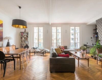 Rent Apartment Coconut Hibiscus Levallois