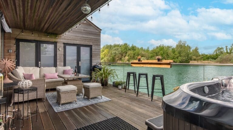 Rent Apartment Coffee Pacific Wiltshire