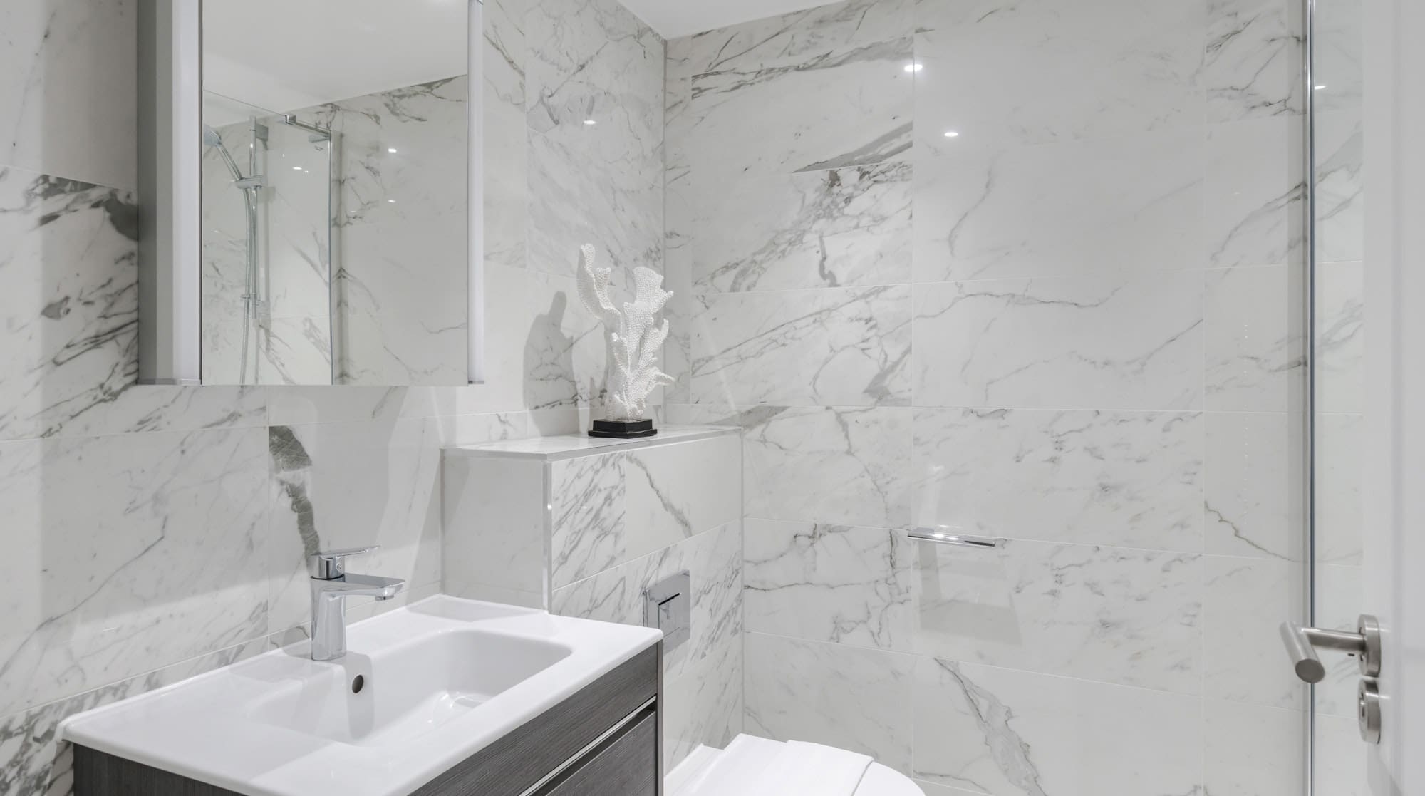 Rent Apartment Coral Helicona South Kensington