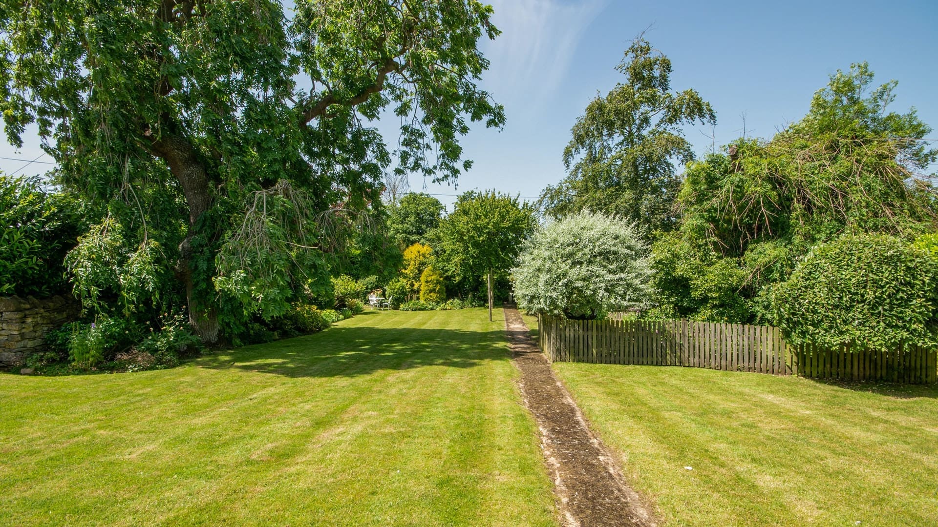 Rent Apartment Coral Moringa Cotswolds