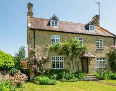 Rent Apartment Coral Moringa Cotswolds