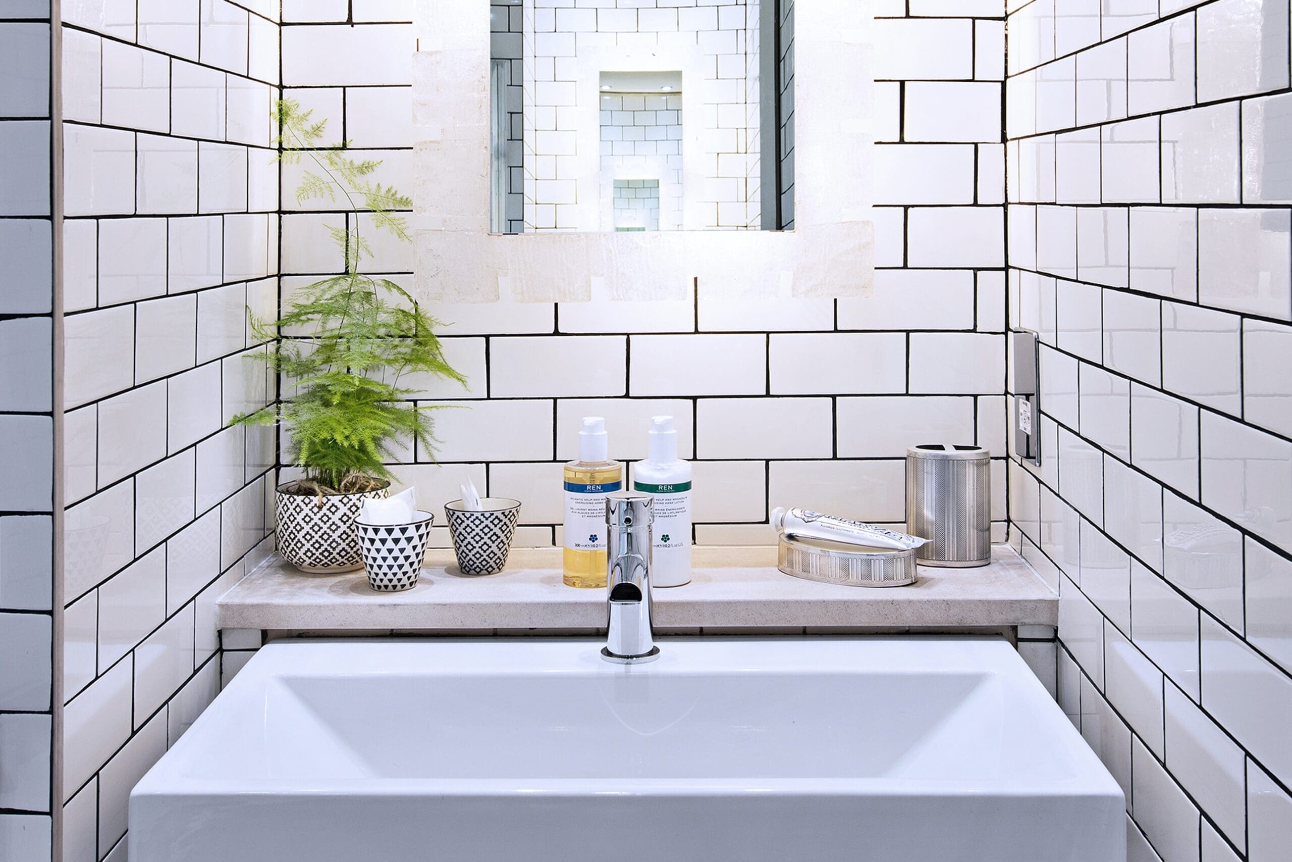 Rent Apartment Coral Oleander Mayfair