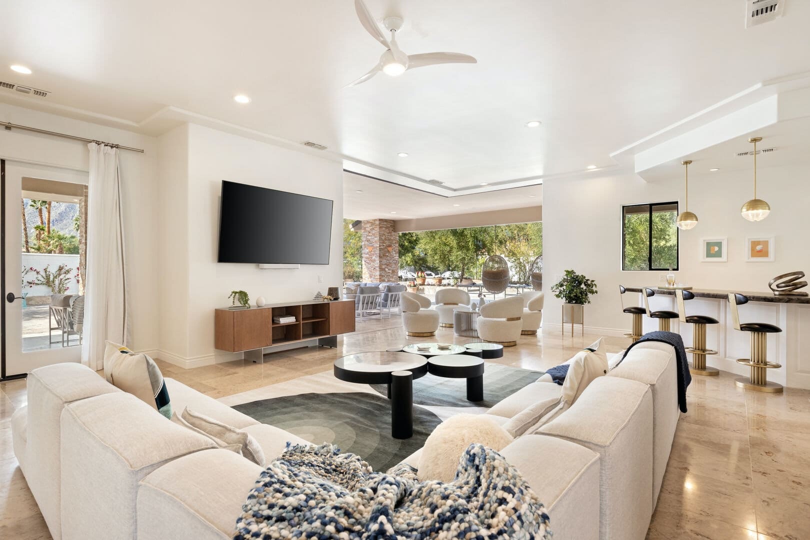 Rent Apartment Cordovan Agate Palm Springs