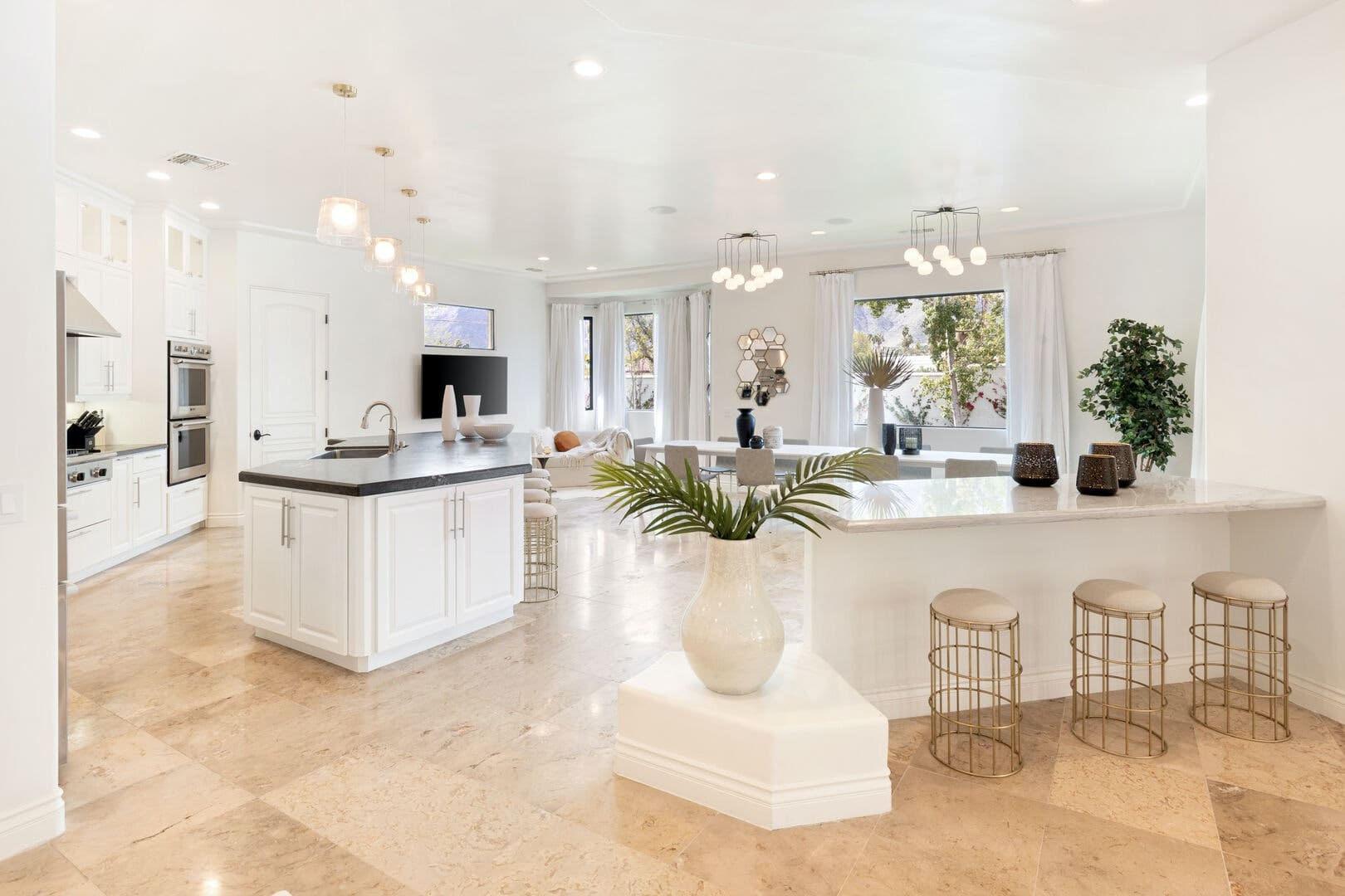 Rent Apartment Cordovan Agate Palm Springs