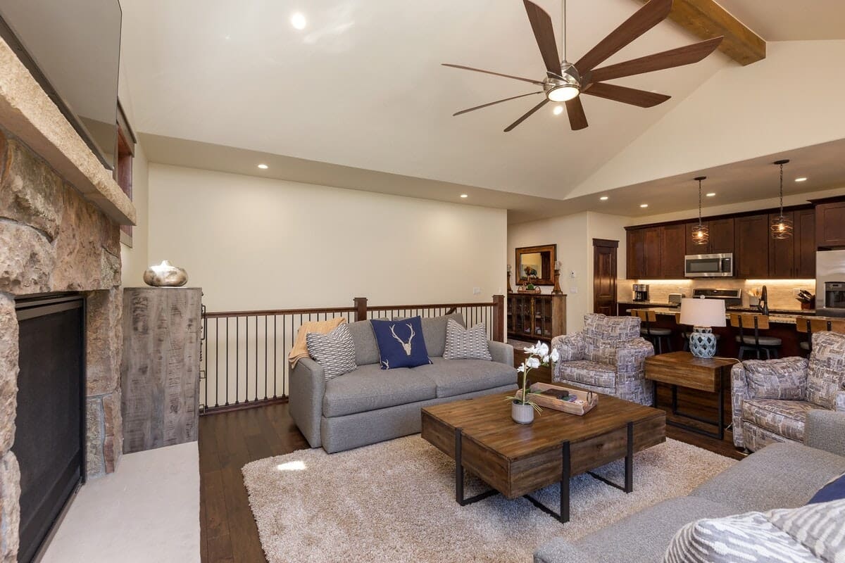 Rent Apartment Cornflower Sprengeri Dillon