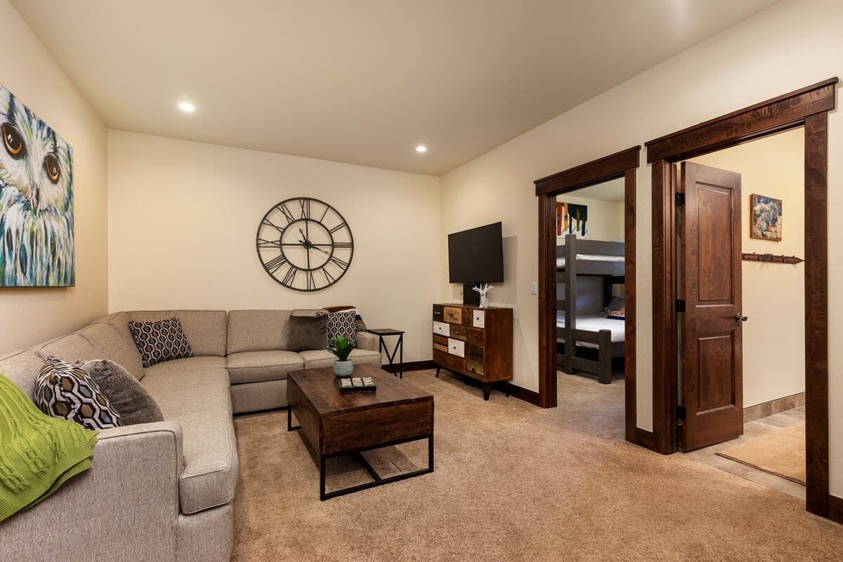 Rent Apartment Cornflower Sprengeri Dillon
