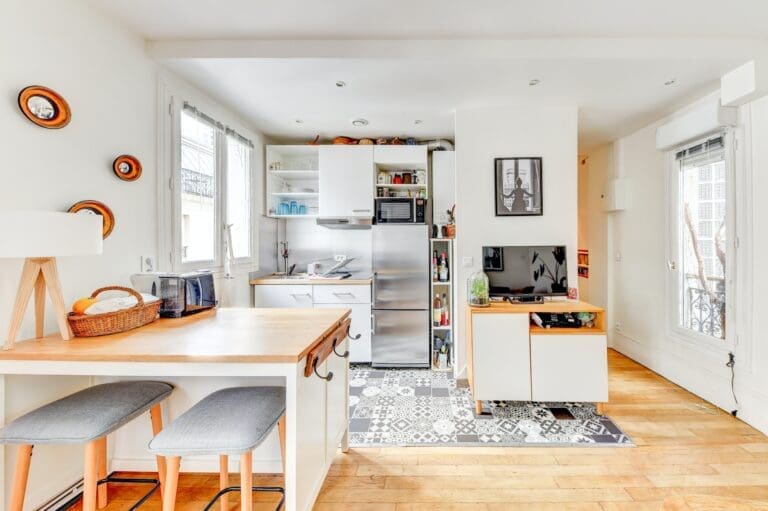 Rent Apartment Cyber Hibiscus La Butte aux Cailles