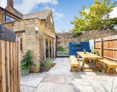 Rent Apartment Desert Pindo Cotswolds