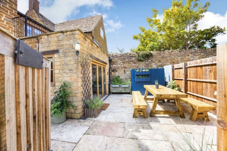 Rent Apartment Desert Pindo Cotswolds