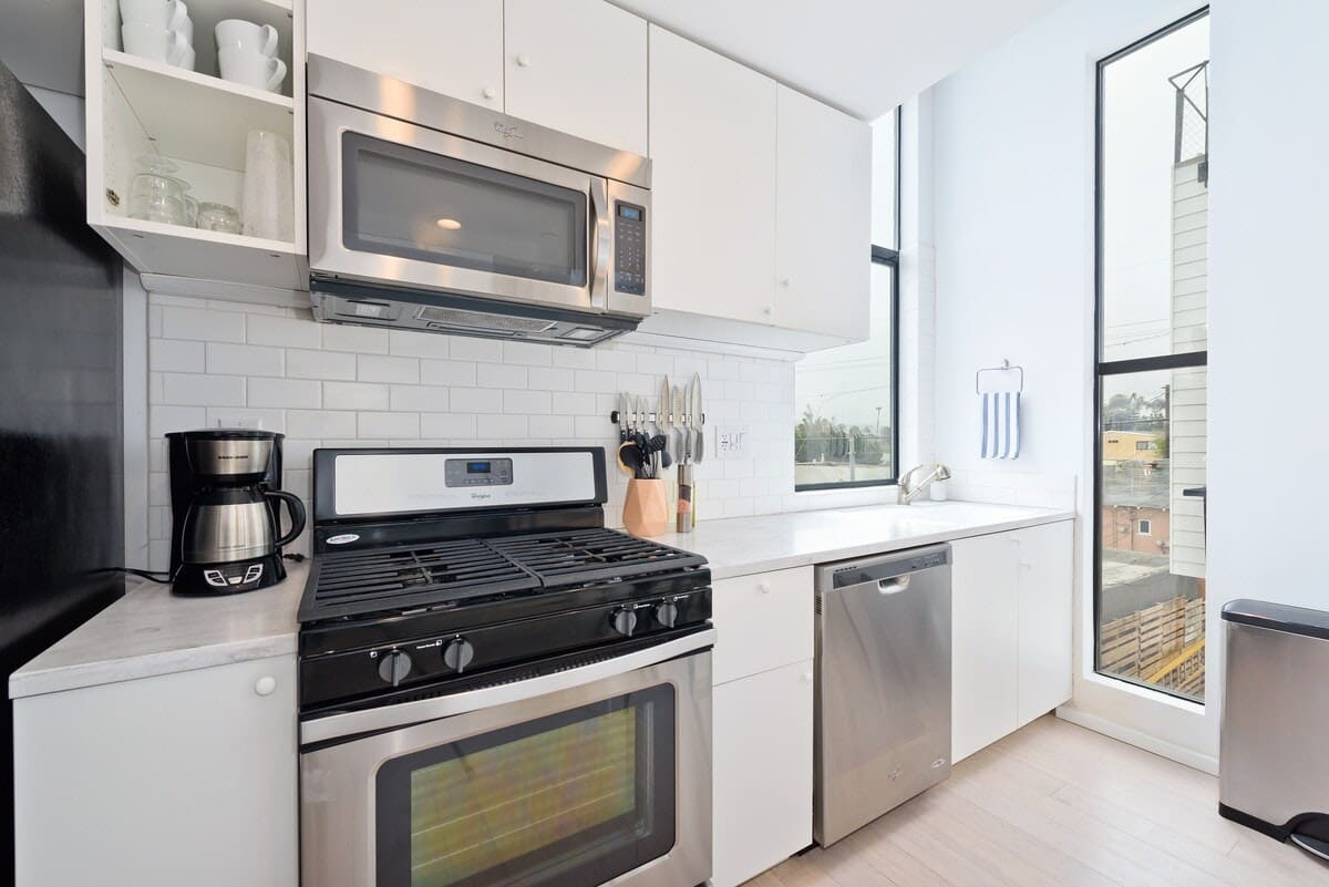 Rent Apartment Eminence Staghorn San Diego