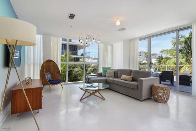 Rent Apartment Field Canarywood South Beach