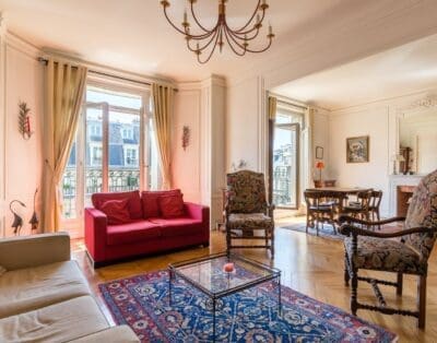 Rent Apartment Golden Strawberry Eiffel Tower