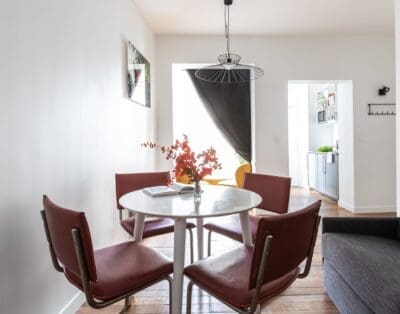 Rent Apartment Heliotrope Lily Le Marais