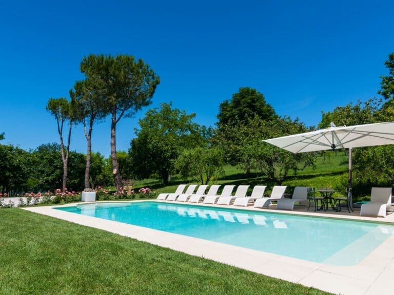 Rent Apartment Honeydew Crystal Italy