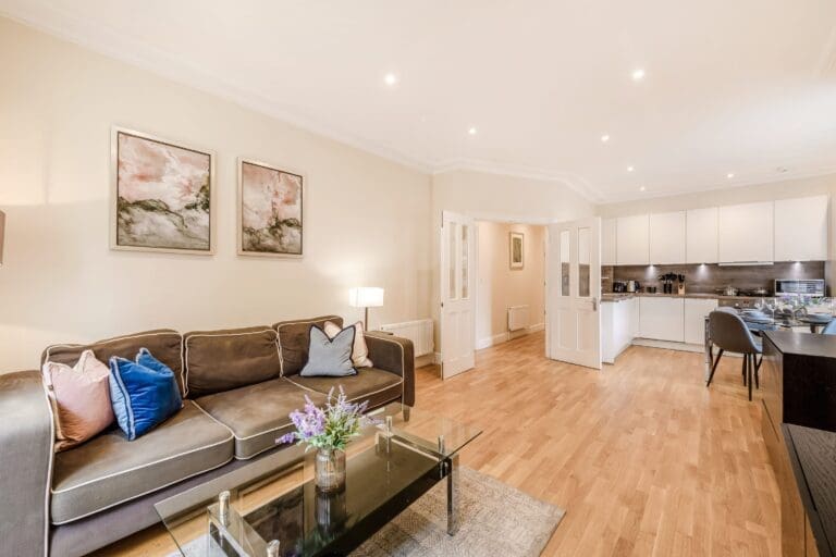 Rent Apartment Independence Ornamental Chiswick