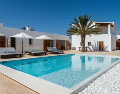 Rent Apartment Iris Redbud Ibiza