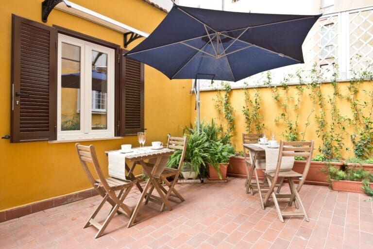 Rent Apartment Jeans Canarywood Appio Latino