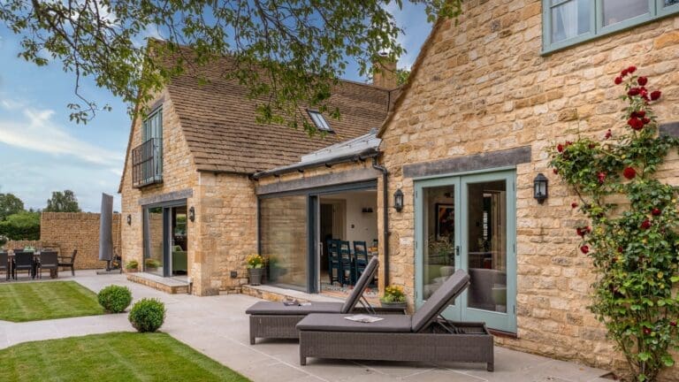 Rent Apartment Key Sapphire Cotswolds