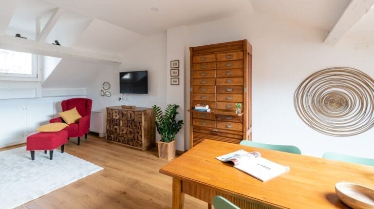 Rent Apartment Khaki Kozo Guastalla