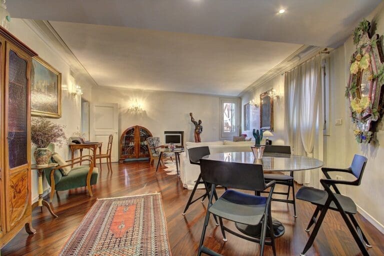 Rent Apartment Languid Pyramid San Marco