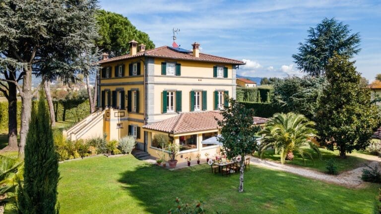 Rent Apartment Lazuli Trees Tuscany