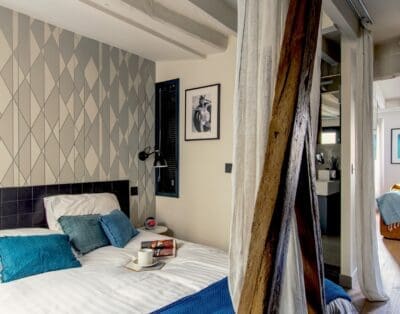 Rent Apartment Linen Olive Le Marais