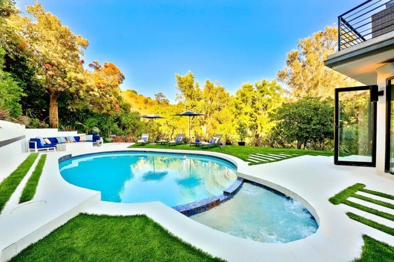 Rent Apartment Mikado Parasol Tree Beverly Hills