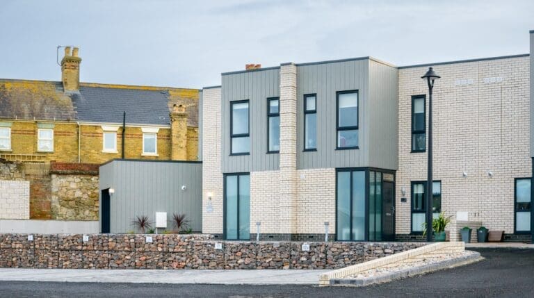 Rent Apartment Misty Jacaranda Isle of Wight