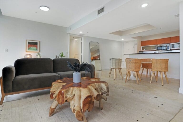 Rent Apartment Moonstone Sycamore Miami