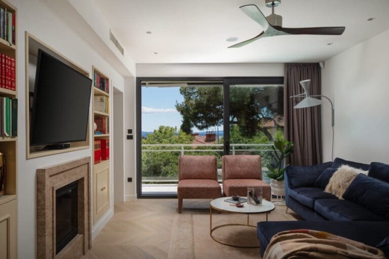 Rent Apartment Neon Sword Split